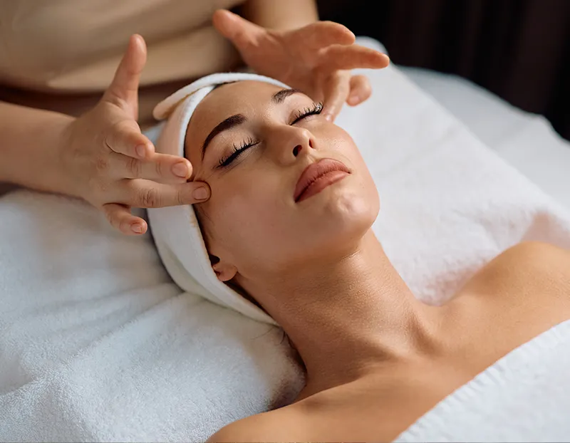 Ce este peelingul chimic facial?